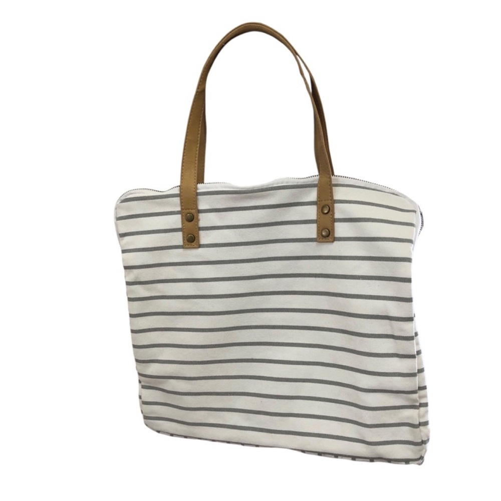 NWT Cozy Earth Striped Large Tote White/Tan leather faux Handles Shoulder Bag - Picture 7 of 9
